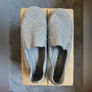 ❌SOLD❌ Skechers Rhinestone Slip-On Madison Ave - Size 8 Gray